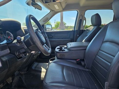 Used 2017 RAM 2500 Tradesman w/ Chrome Appearance Group AWD/4WD image 9