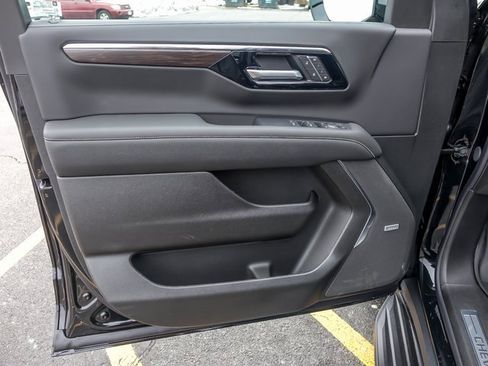 New 2026 Chevrolet Suburban Premier image 13