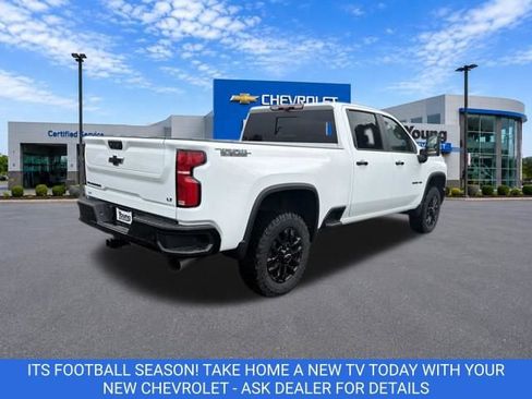 New 2026 Chevrolet Silverado 3500 LT w/ Trail Boss Package AWD/4WD image 7