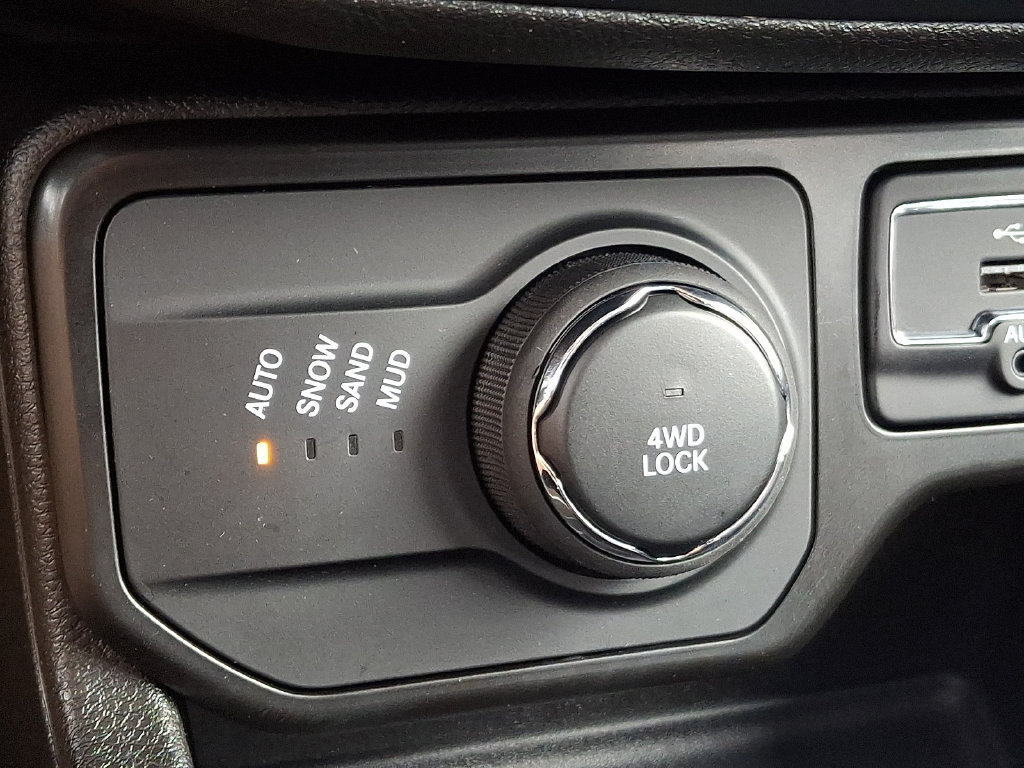 Used 2023 Jeep Renegade Latitude AWD/4WD image 22
