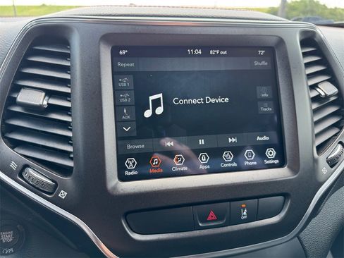 Used 2022 Jeep Cherokee Trailhawk w/ Comfort/Convenience Group image 31