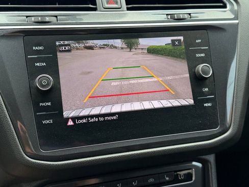 Used 2021 Volkswagen Tiguan SEL image 23