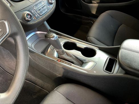 Used 2020 Chevrolet Malibu LT w/ Redline Edition FWD image 17