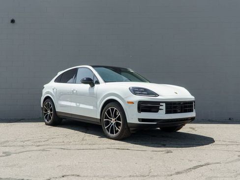 Certified 2026 Porsche Cayenne Coupe AWD/4WD image 9