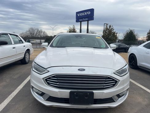 Used 2018 Ford Fusion Titanium image 3