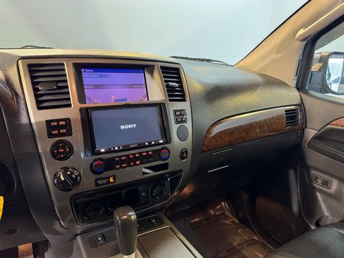 Used 2008 Nissan Armada LE w/ Technology Pkg image 16