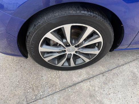Used 2019 Hyundai Elantra GT FWD image 9