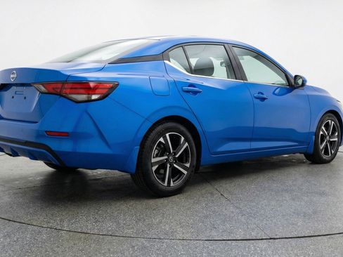 Used 2025 Nissan Sentra SV image 9