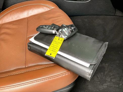 Used 2022 Lincoln Aviator Reserve w/ Elements Package Plus image 14