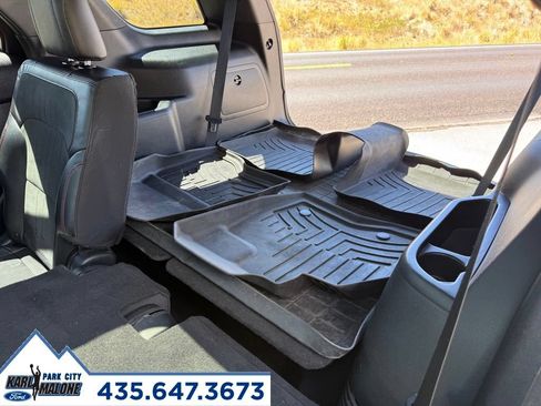 Used 2019 Ford Explorer XLT w/ Equipment Group 202A AWD/4WD image 32