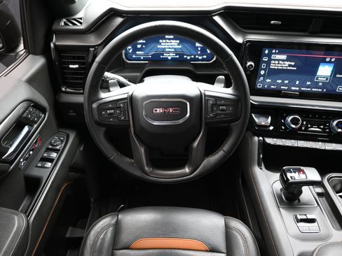 Used 2023 GMC Sierra 1500 AT4 w/ Technology Package AWD/4WD image 26
