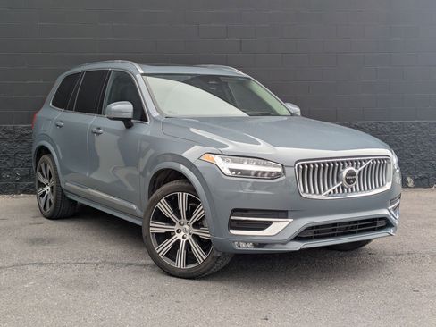 Used 2023 Volvo XC90 B6 Ultimate w/ Protection Package Premier image 3