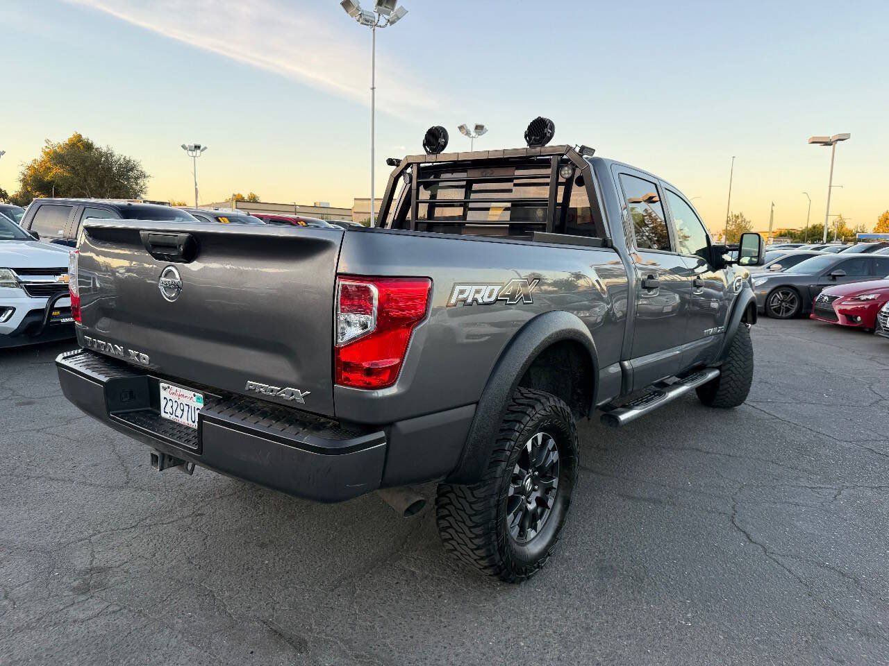 Used 2019 Nissan Titan PRO-4X AWD/4WD image 7