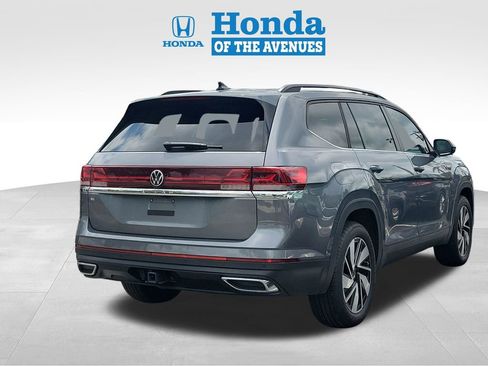 Used 2025 Volkswagen Atlas SE FWD image 4