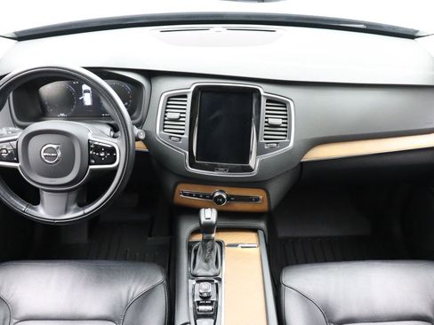 Used 2021 Volvo XC90 T6 Momentum image 22