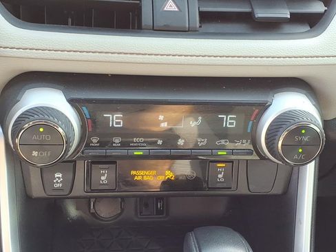 Used 2019 Toyota RAV4 XLE w/ Convenience Package image 20