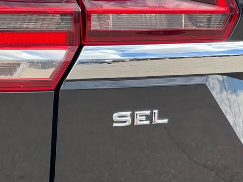 Used 2018 Volkswagen Atlas SEL Premium AWD/4WD image 35