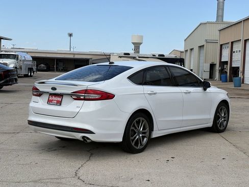 Used 2017 Ford Fusion SE w/ Equipment Group 201A FWD image 5