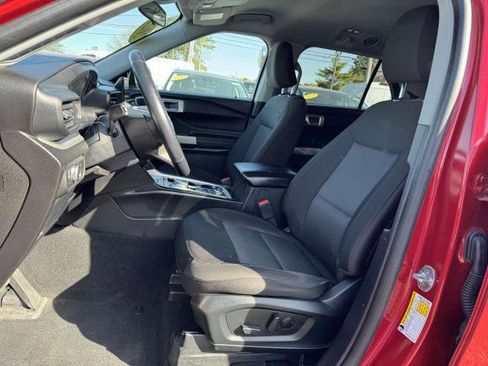 Certified 2022 Ford Explorer XLT image 8