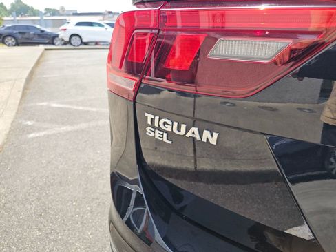 Used 2021 Volkswagen Tiguan SEL Premium R-Line w/ 3rd Row Seat Package image 15