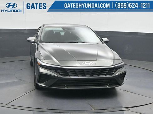 New 2026 Hyundai Elantra SE FWD image 5