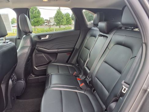 Used 2025 Ford Escape Platinum AWD/4WD image 18