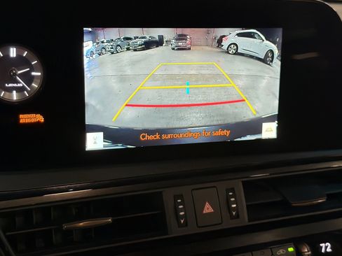 Used 2024 Lexus ES 350 w/ Premium Package FWD image 17