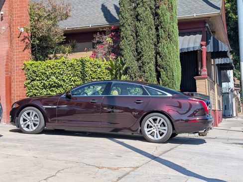 Used 2011 Jaguar XJ L RWD image 6