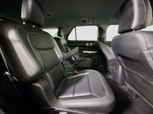 Used 2023 Ford Explorer XLT w/ Equipment Group 202A RWD image 27
