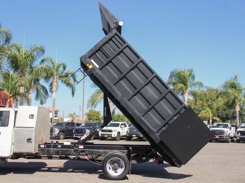 Used 2018 Ford F550 2WD Regular Cab Super Duty image 10