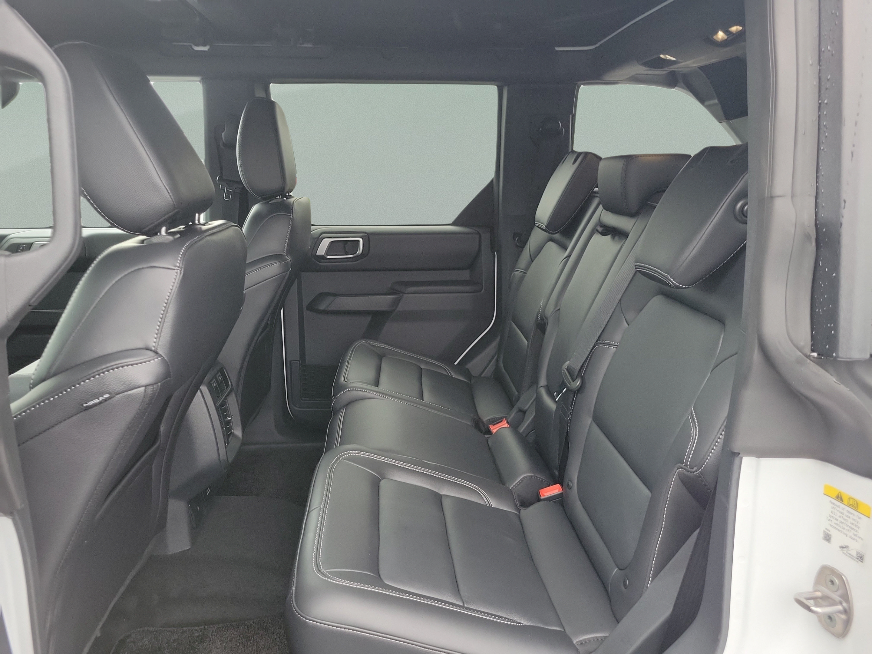 Used 2026 Ford Bronco Outer Banks AWD/4WD image 8