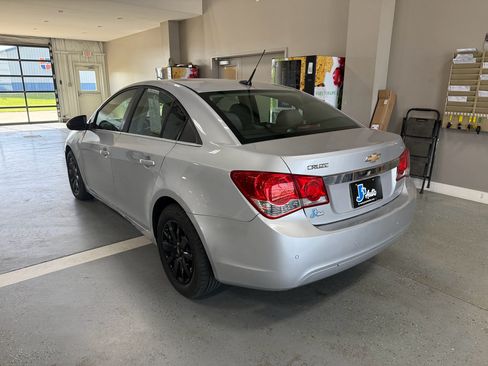 Used 2011 Chevrolet Cruze LT FWD image 5