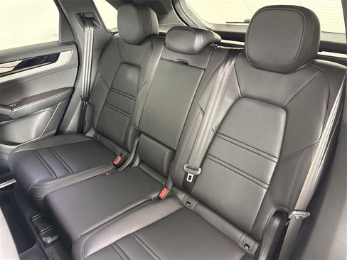 Certified 2025 Porsche Cayenne E-Hybrid image 22