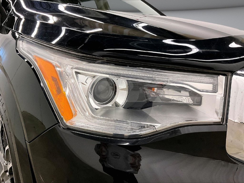 Used 2018 GMC Acadia Denali w/ Technology Package AWD/4WD image 31