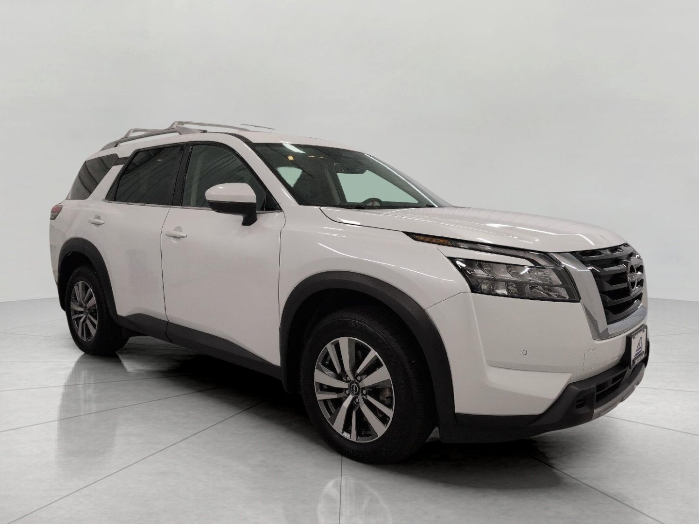 Used 2025 Nissan Pathfinder SL w/ Cargo Package AWD/4WD image 1