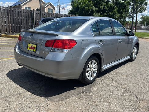 Used 2011 Subaru Legacy 2.5i Premium AWD/4WD image 5