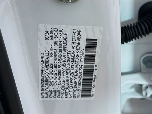 Used 2025 Honda Pilot EX-L image 32