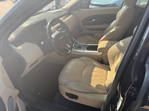 Used 2017 Land Rover Range Rover Evoque SE AWD/4WD image 10