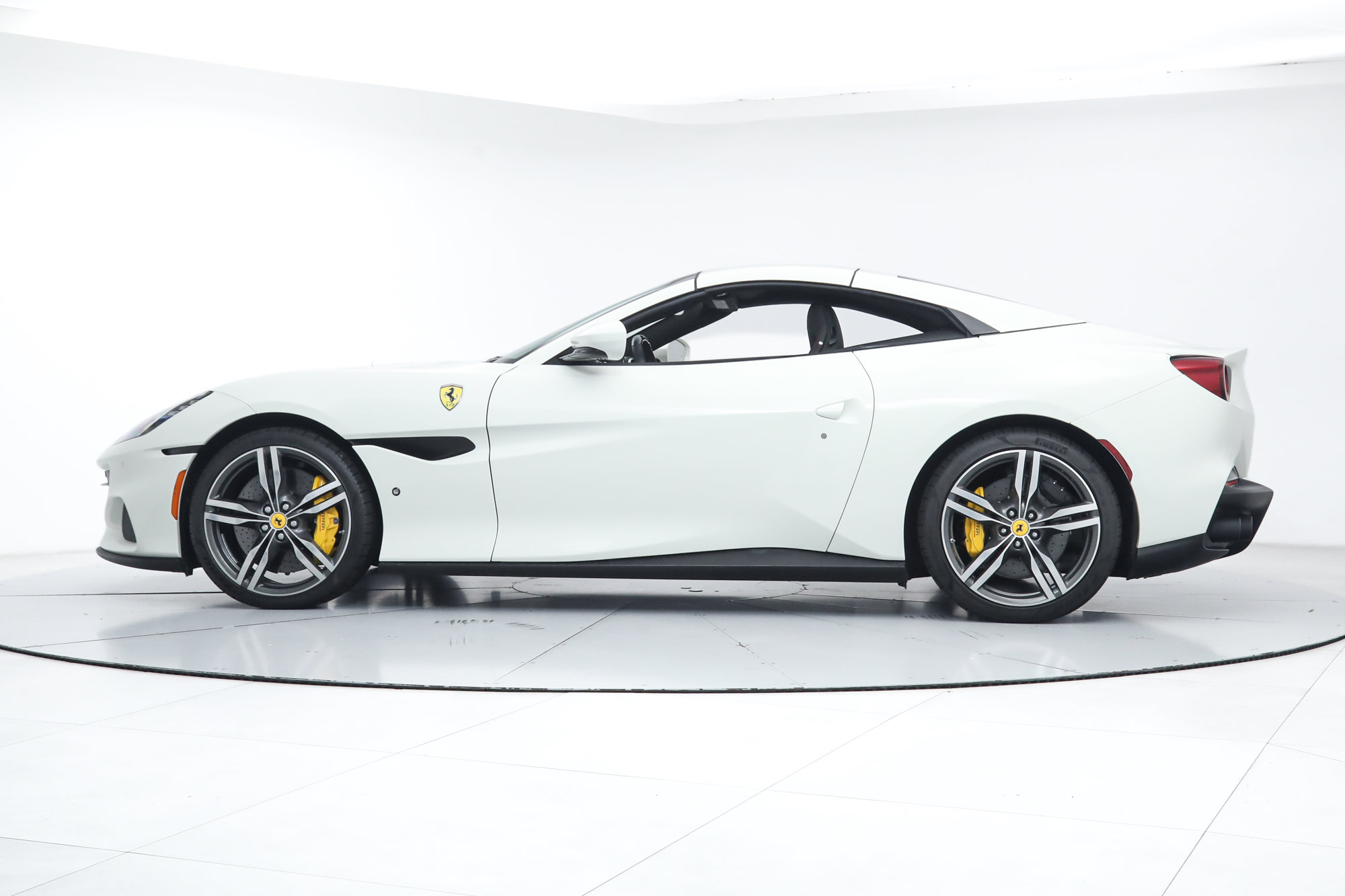Certified 2023 Ferrari Portofino M RWD image 7