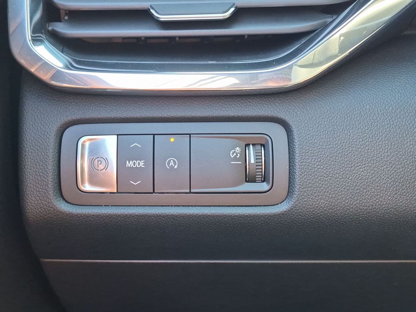 New 2026 GMC Acadia Denali w/ Super Cruise Package FWD image 17