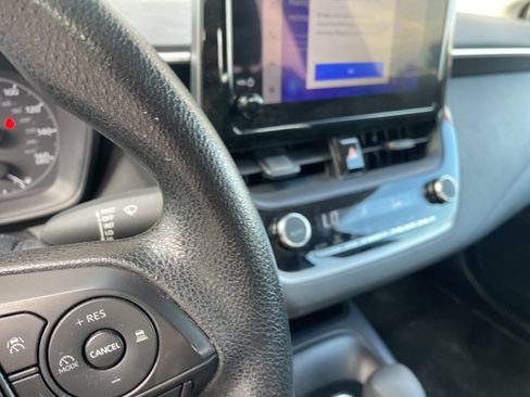 Used 2025 Toyota Corolla LE FWD image 23