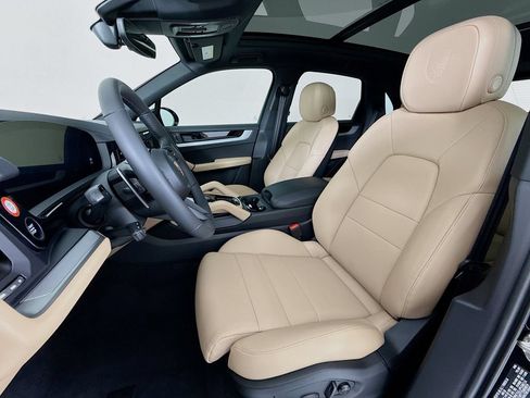 New 2026 Porsche Cayenne AWD/4WD image 5