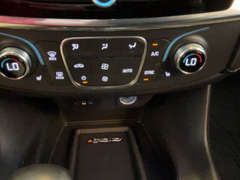 Used 2022 Chevrolet Traverse LT w/ LPO, Floor Liner Package FWD image 24