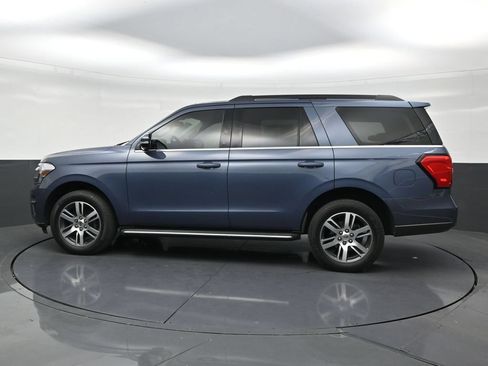 Used 2023 Ford Expedition XLT RWD image 2