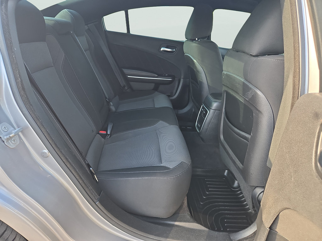 Used 2017 Dodge Charger SXT RWD image 31