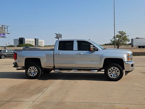 Used 2018 Chevrolet Silverado 2500 LT w/ LT Convenience Package AWD/4WD image 4