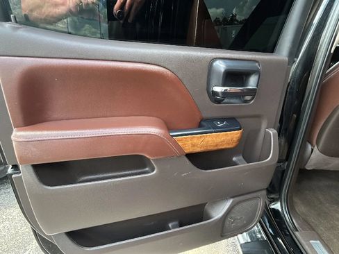 Used 2015 Chevrolet Silverado 1500 High Country w/ High Country Premium Package RWD image 17