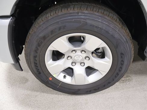 New 2026 RAM 1500 4x4 Crew Cab image 7