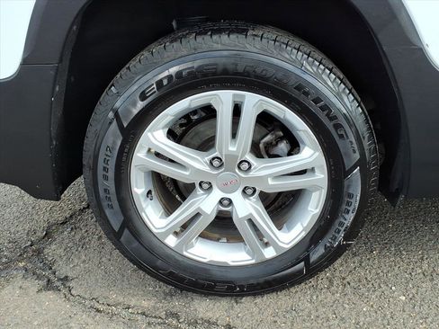 Used 2019 GMC Terrain SLE w/ LPO, Cargo Package image 8