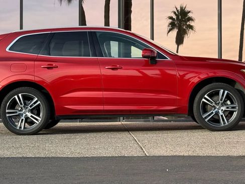Used 2019 Volvo XC60 T5 Momentum w/ Advanced Package image 16